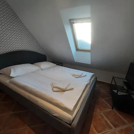 Nebina Apartment *